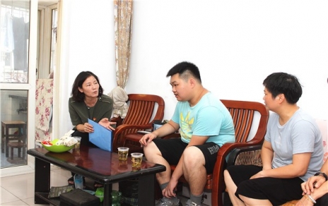 結(jié)對(duì)社區(qū)困難家庭，持續(xù)開(kāi)展資助助學(xué)