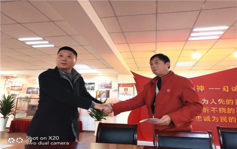 給堅(jiān)持原則忠于職守的職工點(diǎn)個(gè)大大的贊！