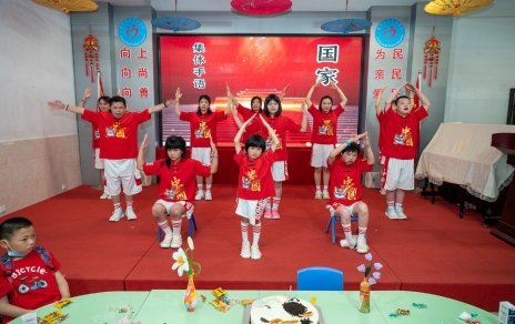 “水點(diǎn)點(diǎn)”---用心暖童心，用情伴成長(zhǎng)！