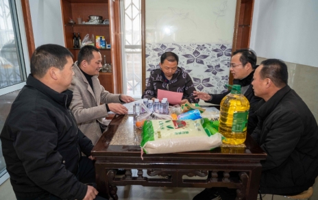 2024，在涌動(dòng)的愛心中，溫暖開啟…